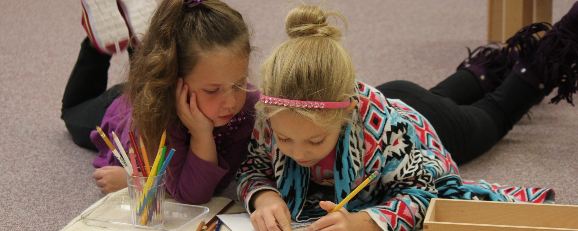 Montessori - Students drawing